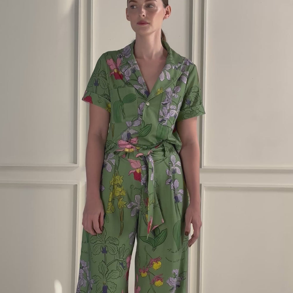 
                      
                        Load and play video in Gallery viewer, AMIRA SHIRT
                      
                    